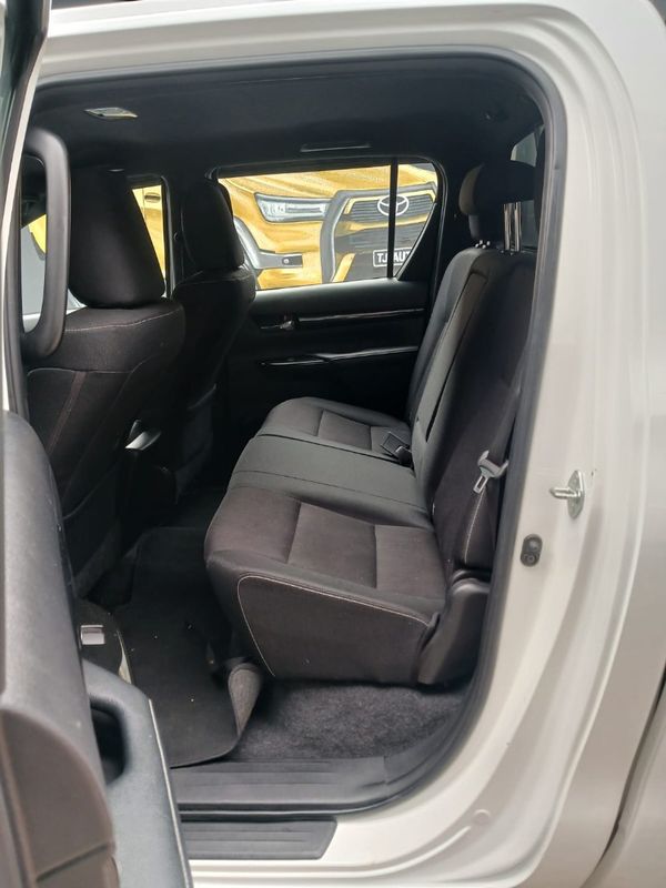 2019-Toyota-Hilux-28-GD-6-Raider-4x4-Auto-Double-Cab image:10