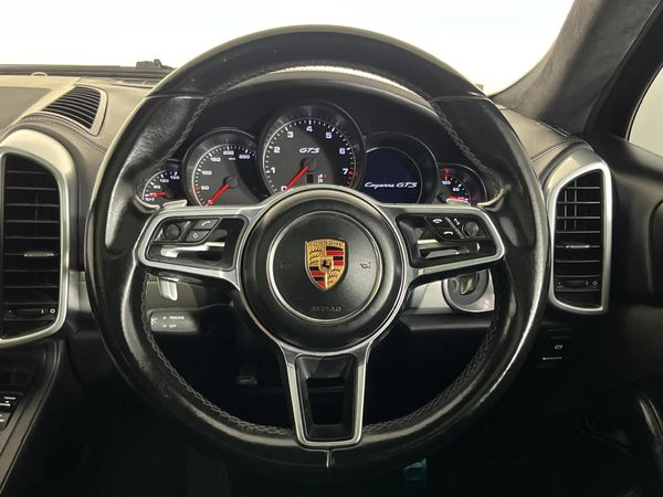 2017-Porsche-Cayenne-GTS-Auto image:9