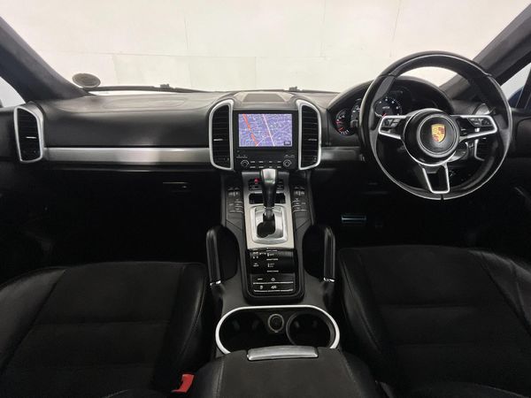 2017-Porsche-Cayenne-GTS-Auto image:1