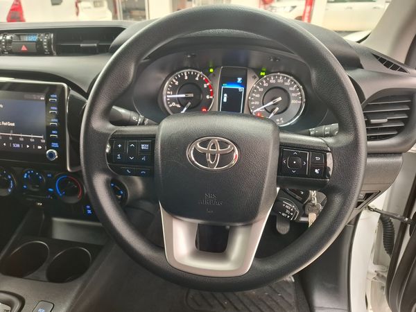 2025-Toyota-Hilux-24-GD-6-Raider-4x4-Auto-Double-Cab image:9