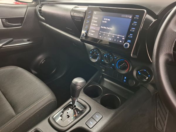 2025-Toyota-Hilux-24-GD-6-Raider-4x4-Auto-Double-Cab image:12