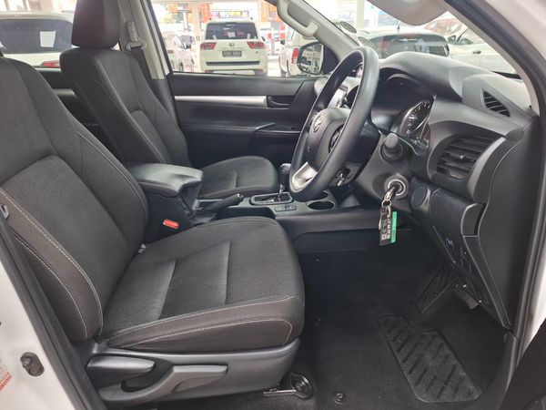 2025-Toyota-Hilux-24-GD-6-Raider-4x4-Auto-Double-Cab image:14