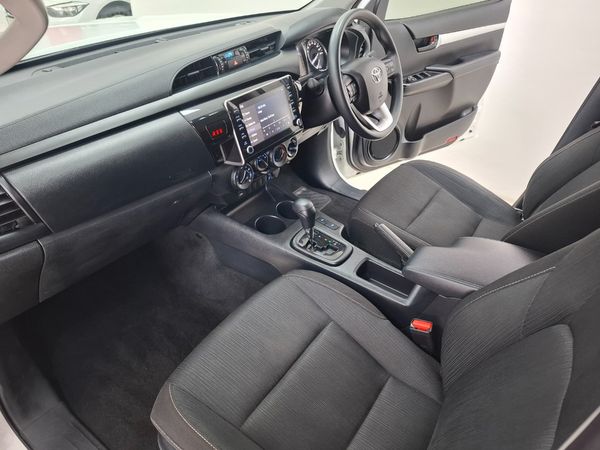 2025-Toyota-Hilux-24-GD-6-Raider-4x4-Auto-Double-Cab image:17