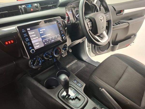 2025-Toyota-Hilux-24-GD-6-Raider-4x4-Auto-Double-Cab image:18