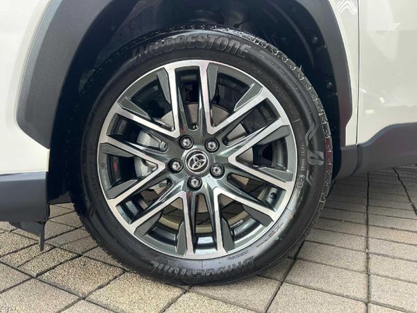 2026-Toyota-Corolla-Cross-18-GR-S image:15
