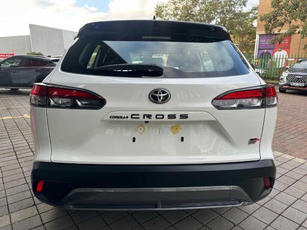 2026-Toyota-Corolla-Cross-18-GR-S image:8