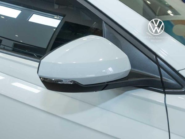 2022-Volkswagen-Polo-10-TSI-Life image:11
