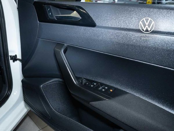 2022-Volkswagen-Polo-10-TSI-Life image:21