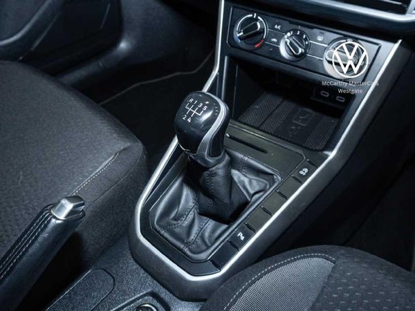 2022-Volkswagen-Polo-10-TSI-Life image:25