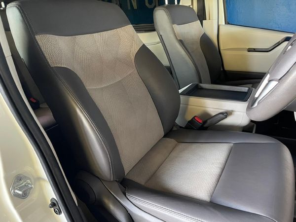 2024-Toyota-Quantum-28-GL-14-Seat image:6