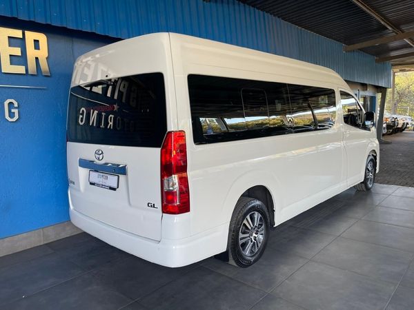 2024-Toyota-Quantum-28-GL-14-Seat image:8