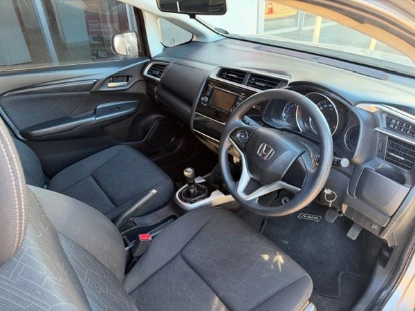 2022-Honda-WR-V-12-Comfort image:6