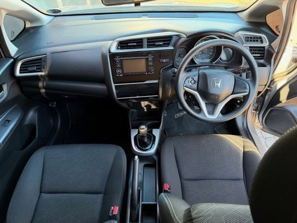 2022-Honda-WR-V-12-Comfort image:7