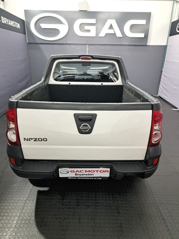 2024-Nissan-NP200-16-AC-Safety-Pack image:7