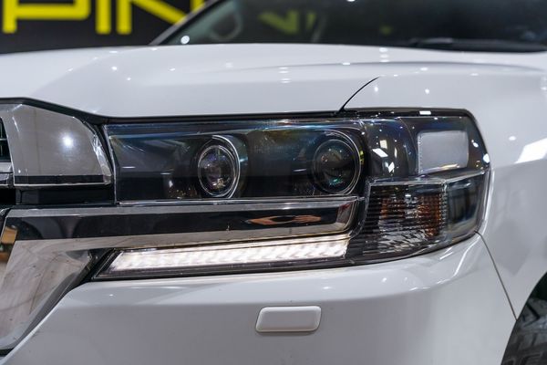 2019-Toyota-Land-Cruiser-200-45-D-V8-VX-R-Auto image:9