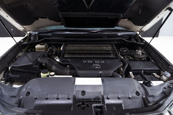 2019-Toyota-Land-Cruiser-200-45-D-V8-VX-R-Auto image:22