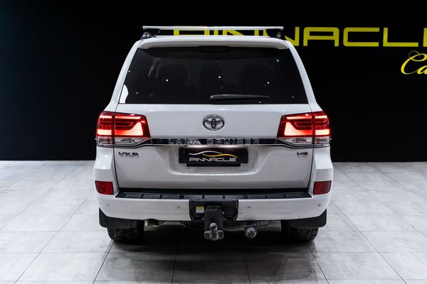 2019-Toyota-Land-Cruiser-200-45-D-V8-VX-R-Auto image:5