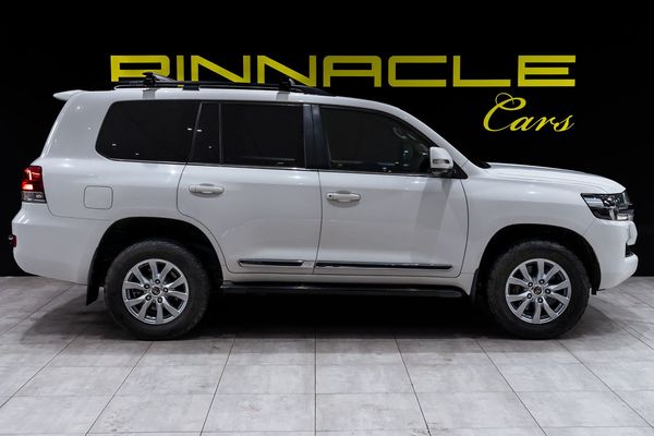 2019-Toyota-Land-Cruiser-200-45-D-V8-VX-R-Auto image:7