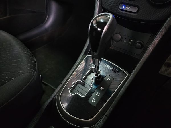 2016-Hyundai-Accent-16-GLS-Fluid-Auto image:9
