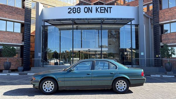 1996-BMW-7-Series-740i-Auto image:2