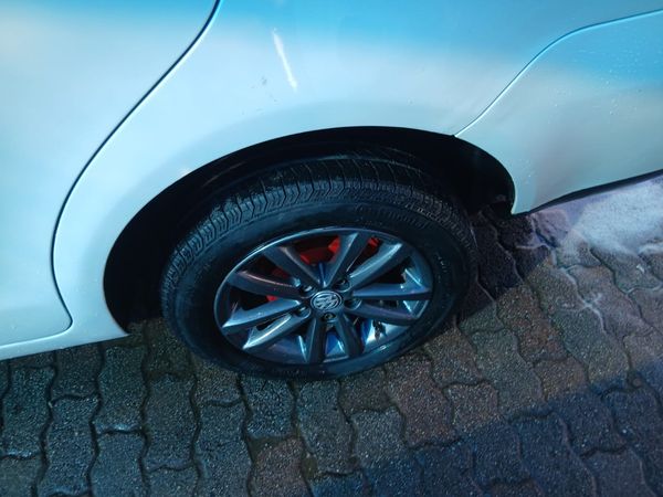 2015-Volkswagen-Polo-Vivo-GP-16-Trendline image:11