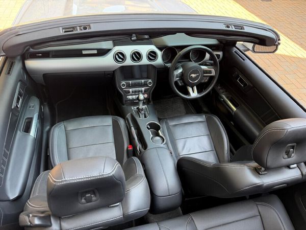 2018-Ford-Mustang-50-GT-Convertible-Auto image:12