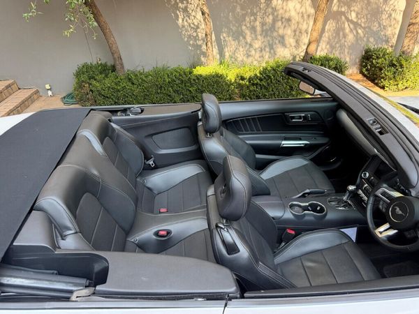 2018-Ford-Mustang-50-GT-Convertible-Auto image:13
