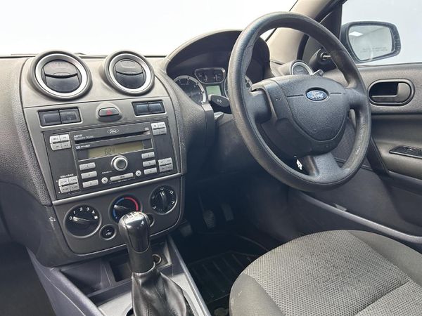 2008-Ford-Ikon-16-Trend image:7