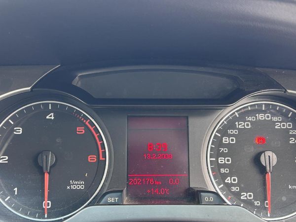 2008-Audi-A4-20-TDI-Attraction image:9