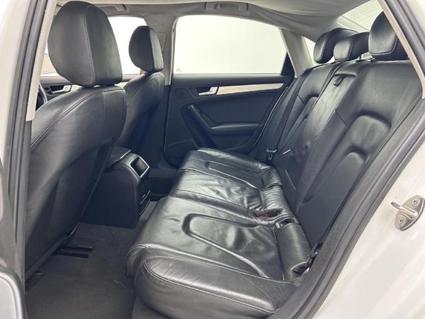 2008-Audi-A4-20-TDI-Attraction image:11