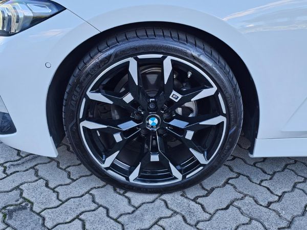 2025-BMW-3-Series-320i-M-Sport-Auto image:4