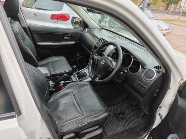 2013-Suzuki-Grand-Vitara-24-Summit image:6
