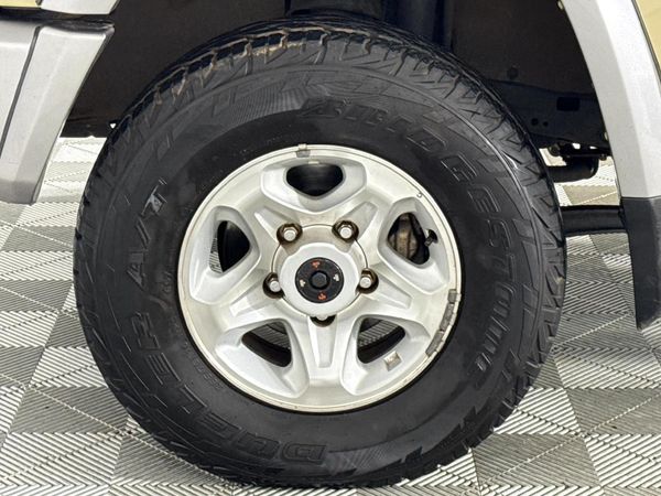 2021-Toyota-Land-Cruiser-79-42-D-Single-Cab image:2