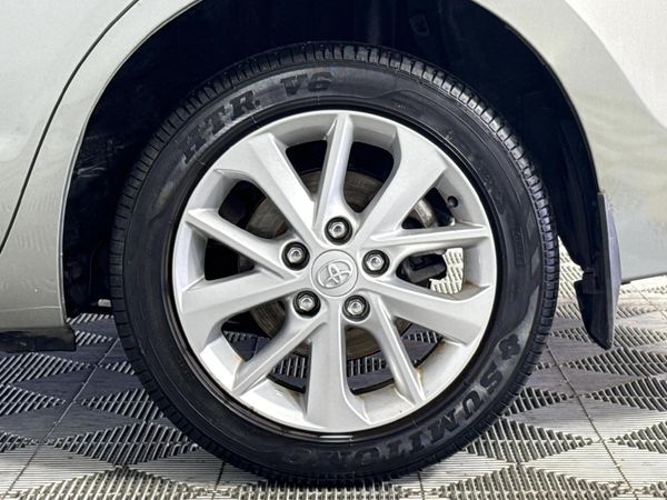 2014-Toyota-Corolla-16-Prestige image:6