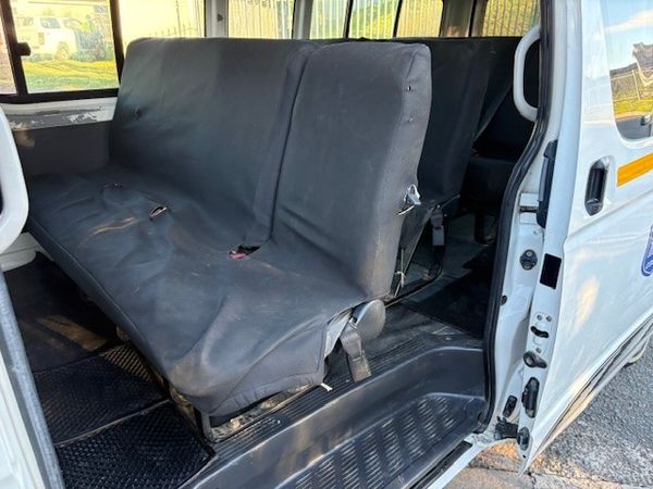 2021-Toyota-Quantum-DIESEL-HIACE-16-SEATER-25-D-4D-SESFIKILE image:3