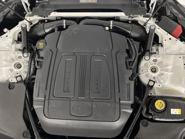 2017-Jaguar-F-Type-S-30-V6-Coupe-Auto image:10