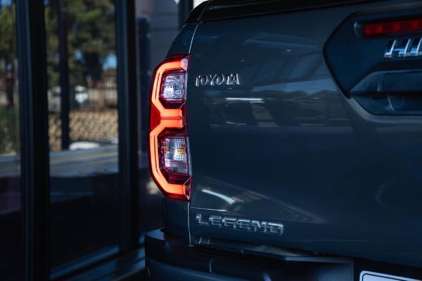2023-Toyota-Hilux-28-GD-6-Raised-Body-Legend-RS-Auto-Double-Cab image:12