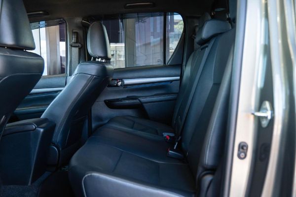 2023-Toyota-Hilux-28-GD-6-Raised-Body-Legend-RS-Auto-Double-Cab image:19