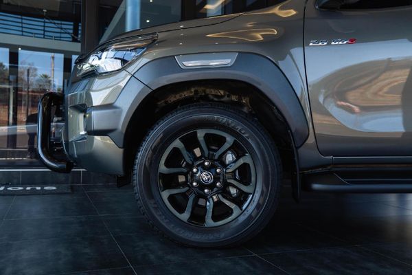 2023-Toyota-Hilux-28-GD-6-Raised-Body-Legend-RS-Auto-Double-Cab image:5