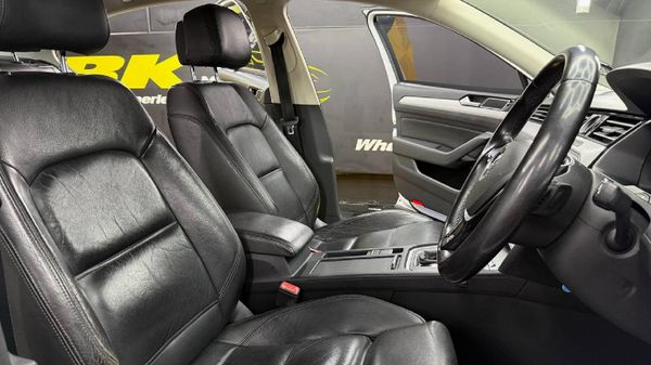 2016-Volkswagen-Passat-14-TSI-Comfortline-Auto image:11