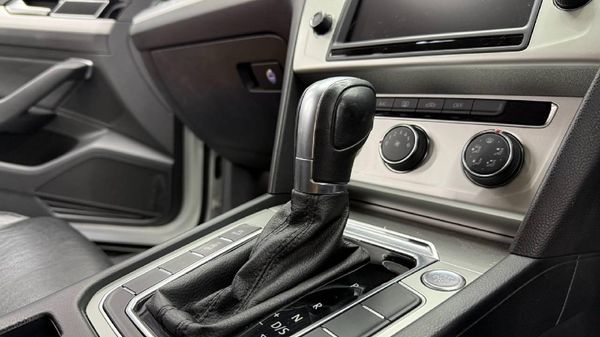 2016-Volkswagen-Passat-14-TSI-Comfortline-Auto image:16