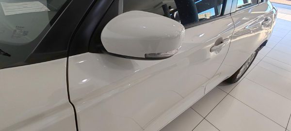 2023-Suzuki-Swift-12-GLX-Auto image:7