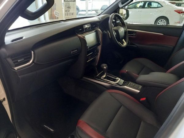 2026-Toyota-Fortuner-28-GD-6-RB-Auto image:5