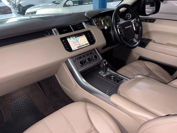2014-Land-Rover-Range-Rover-Sport-30-SDV6-HSE image:5