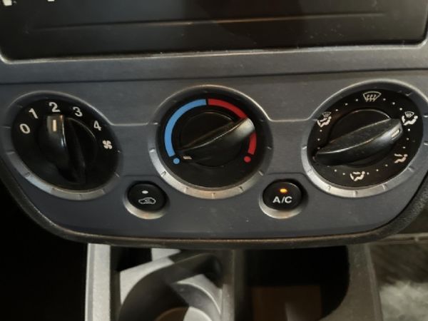 2014-Ford-Figo-14-TDCi-Ambiente image:9