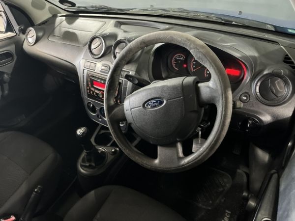 2014-Ford-Figo-14-TDCi-Ambiente image:11