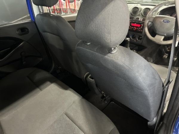 2014-Ford-Figo-14-TDCi-Ambiente image:5