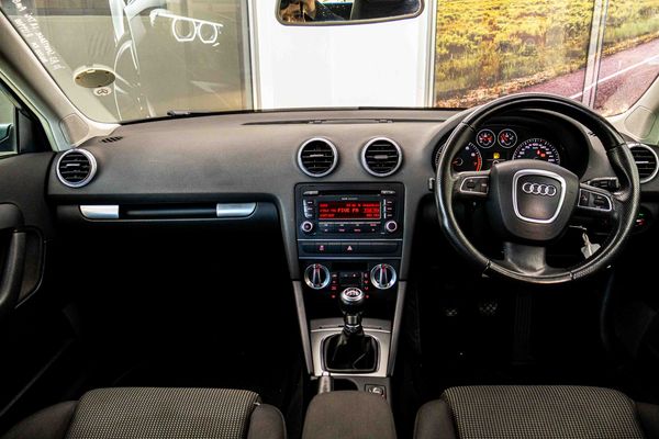 2010-Audi-A3-Sportback-18-TFSI-Ambition image:17