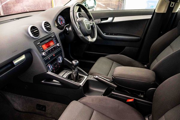 2010-Audi-A3-Sportback-18-TFSI-Ambition image:18