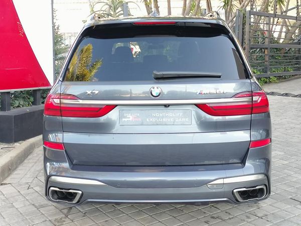 2021-BMW-X7-M50i image:3